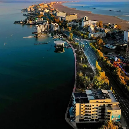 La 4 Minute De Plaja 公寓